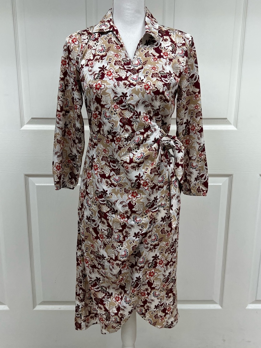 Ann Taylor LOFT Outlet Floral Wrap Dress Natural, Red Size XSP NWT
